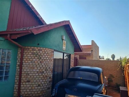 3 Bedroom Apartment in Lenasia