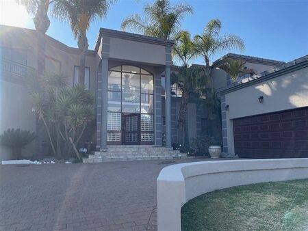 4 Bedroom House in Glen Marais