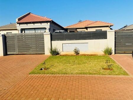 3 Bedroom House in Dawnpark