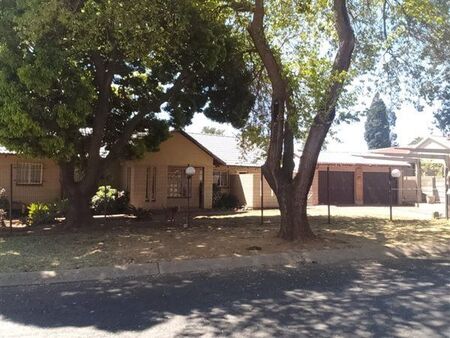 1 Bedroom House in Brackenhurst
