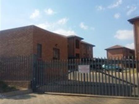 2 Bedroom Apartment in Rooihuiskraal North