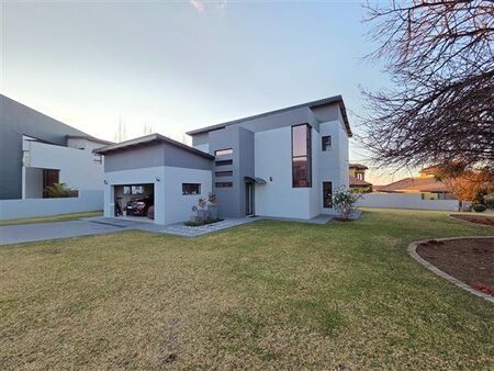 3 Bedroom House in Monavoni