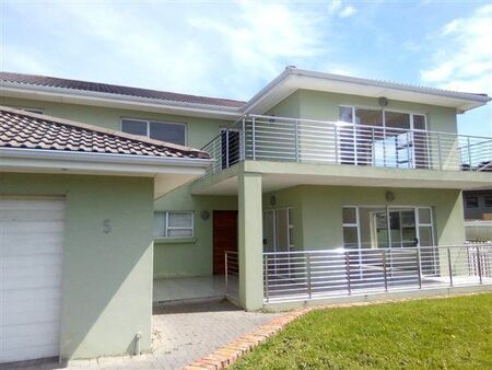 5 Bedroom House in Theescombe