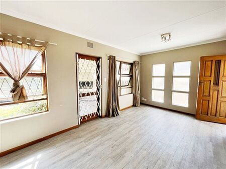 2 Bedroom House in Overbaakens
