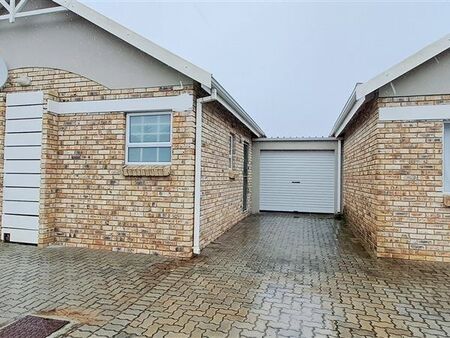 2 Bedroom Townhouse in Lorraine