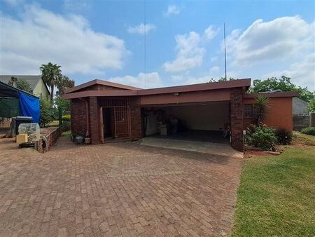 3 Bedroom House in Weltevreden Park