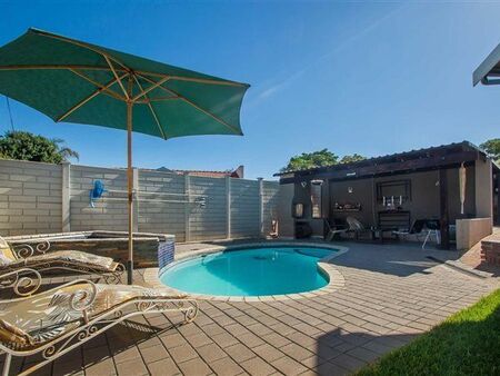 3 Bedroom House in Weltevreden Park