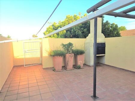 2 Bedroom Townhouse in Willow Park Manor