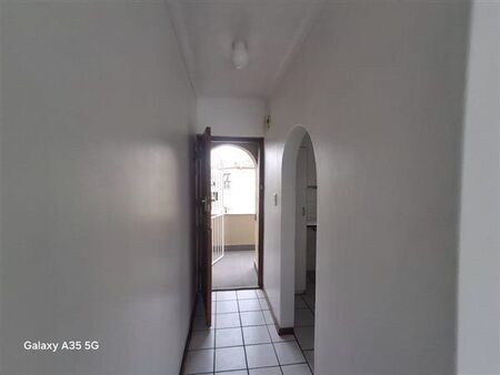 2 Bedroom Apartment in Bloubergstrand