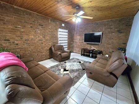 3 Bedroom Apartment in Ferndale