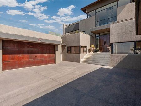 6 Bedroom House in Eye of Africa