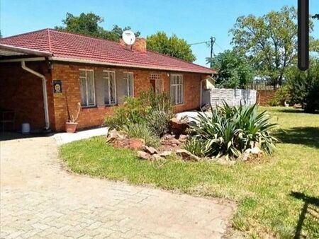 3 Bedroom House in Selection Park