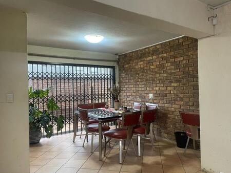 2 Bedroom Townhouse in Glen Marais