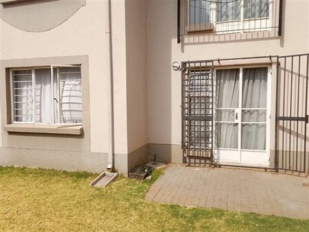 2 Bedroom Apartment in Klippoortje