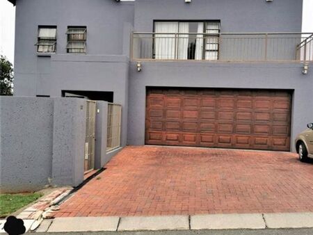 5 Bedroom House in Greenstone Hill