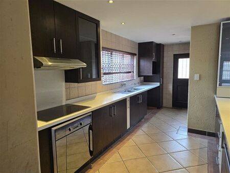3 Bedroom House in Ravenswood