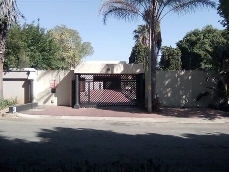 4 Bedroom House in Alberante