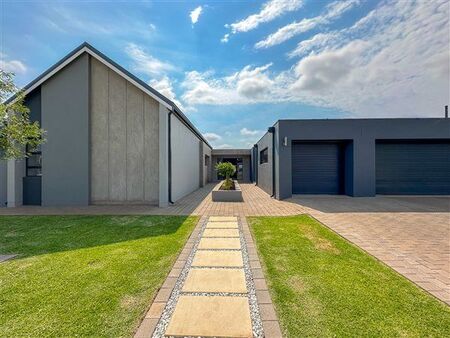 4 Bedroom House in Midstream Heights