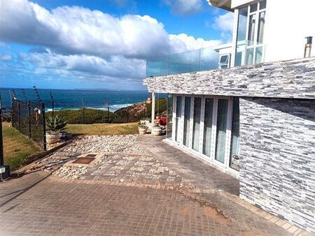1 Bedroom Apartment in Dana Bay