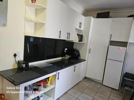 3 Bedroom Townhouse in Zonnebloem