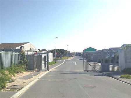 2 Bedroom House in New Woodlands