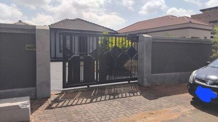 2 Bedroom house to rent in Protea Glen, Soweto
