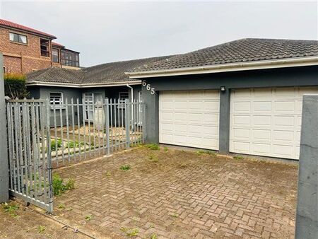 5 Bedroom House in Cintsa