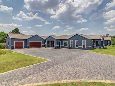 6 Bedroom House in Chartwell