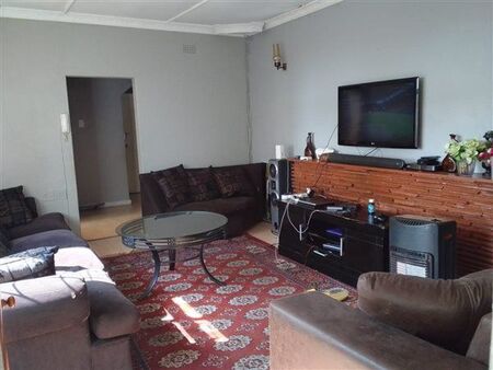 4 Bedroom House in Kensington