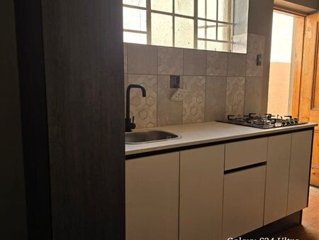 1 Bedroom House in Kensington