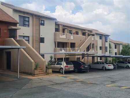3 Bedroom Apartment in Paulshof