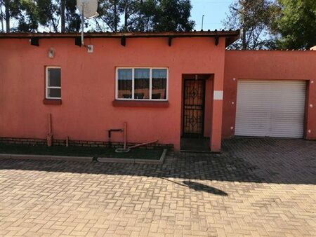 2 Bedroom Townhouse in Rensburg