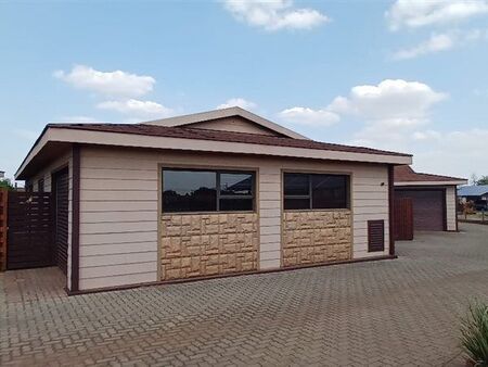 2 Bedroom Townhouse in Henley on Klip