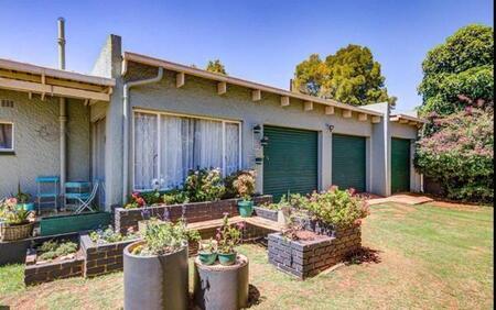 4 Bedroom House in Glen Marais