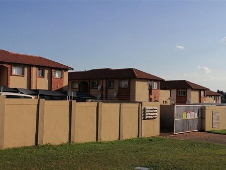 2 Bedroom Apartment in Rensburg