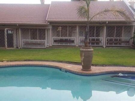 5 Bedroom House in Glen Marais