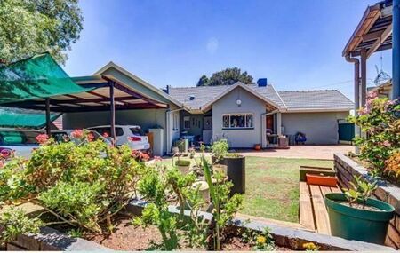 4 Bedroom House in Glen Marais