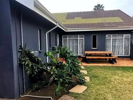 3 Bedroom House in Glen Marais