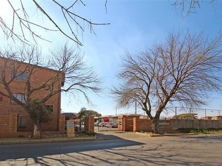 0.5 Bedroom House in Kempton Park Central