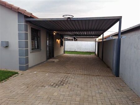 3 Bedroom House in Windmill Park