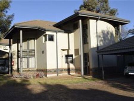 3 Bedroom Townhouse in Benoni Ah