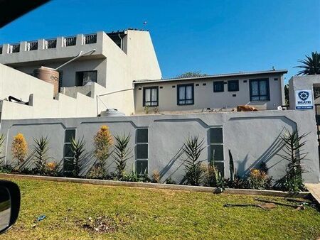 2.5 Bedroom House in Lotus Park