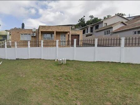 2 Bedroom House in Umhlatuzana