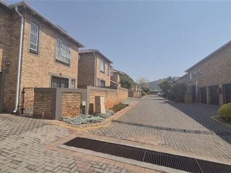 3 Bedroom Townhouse in Wilgeheuwel