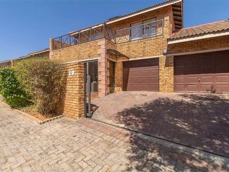 3 Bedroom Cluster in Honeydew Manor