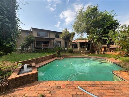 5 Bedroom House in Weltevreden Park