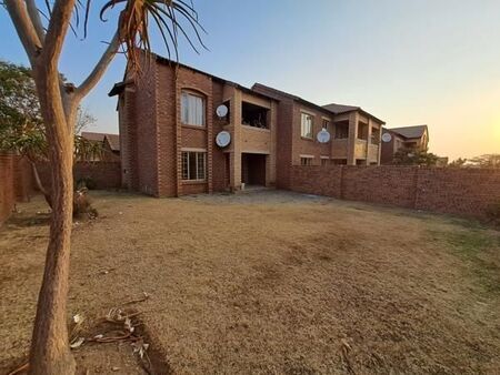 2 Bedroom Apartment in Mooikloof Ridge