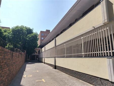 2.5 Bedroom Apartment in Arcadia