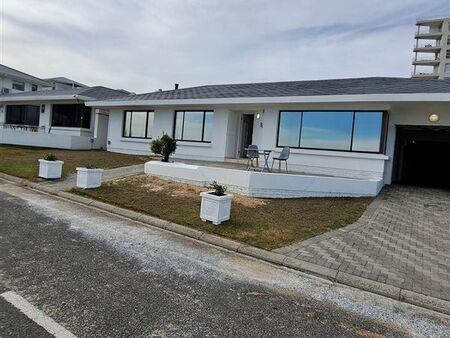 4 Bedroom House in Table View