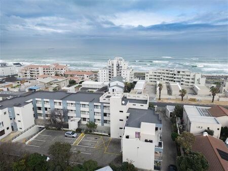 2 Bedroom Apartment in Table View